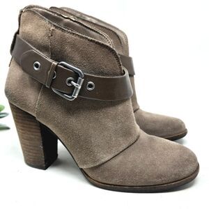 BCBG Paris Kerinax Women's Beige Buckle Ankle Boots Booties‎ Size 6.5M